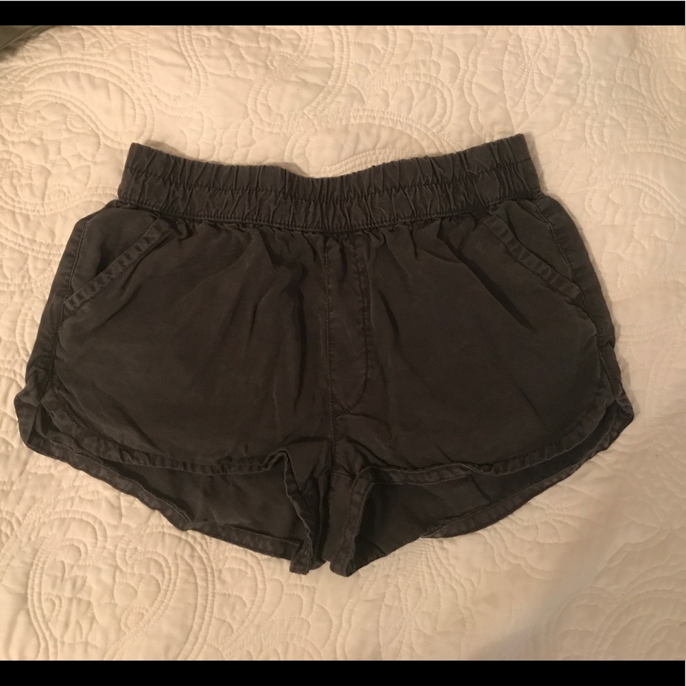 american eagle loose shorts